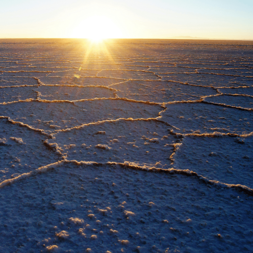 Photo du désert Salar de Uyuni, Bolivie par L'Odyssée Belle sur Unsplash